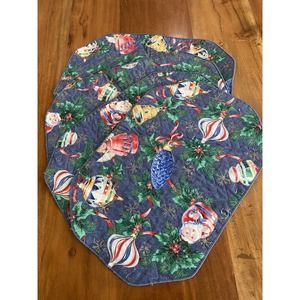 VINTAGE 1980s CHRISTMAS PLACEMATS Set of 4‎ Red Holiday Tableware